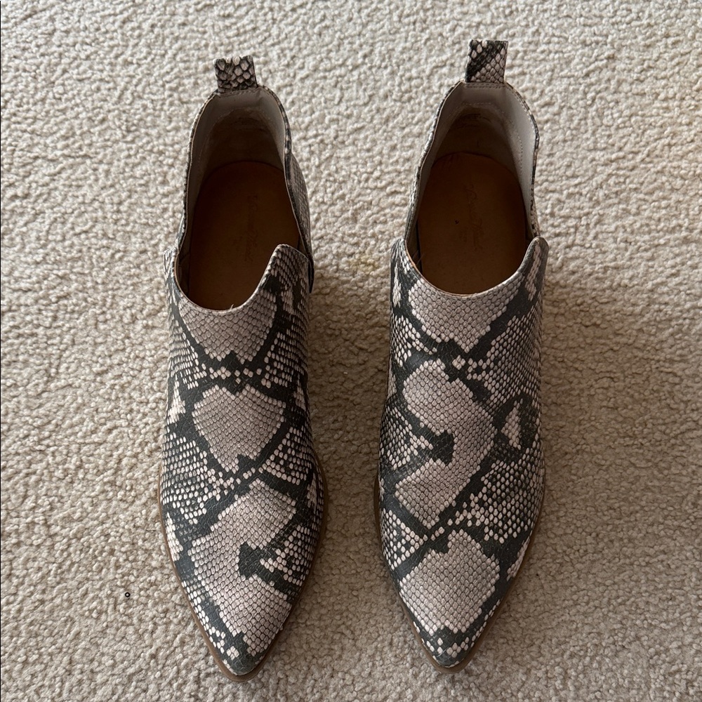 Universal Thread Black and White Snakeskin Ankle Booties